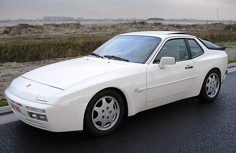 Porsche 944